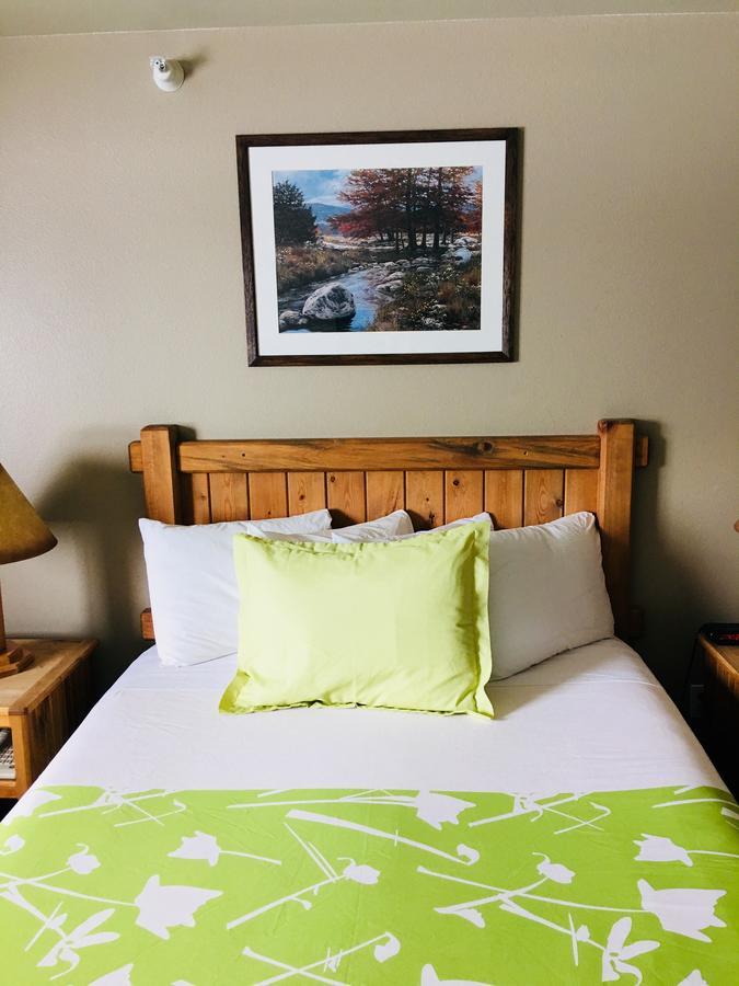 Boulder Creek Inn Donnelly Exterior foto