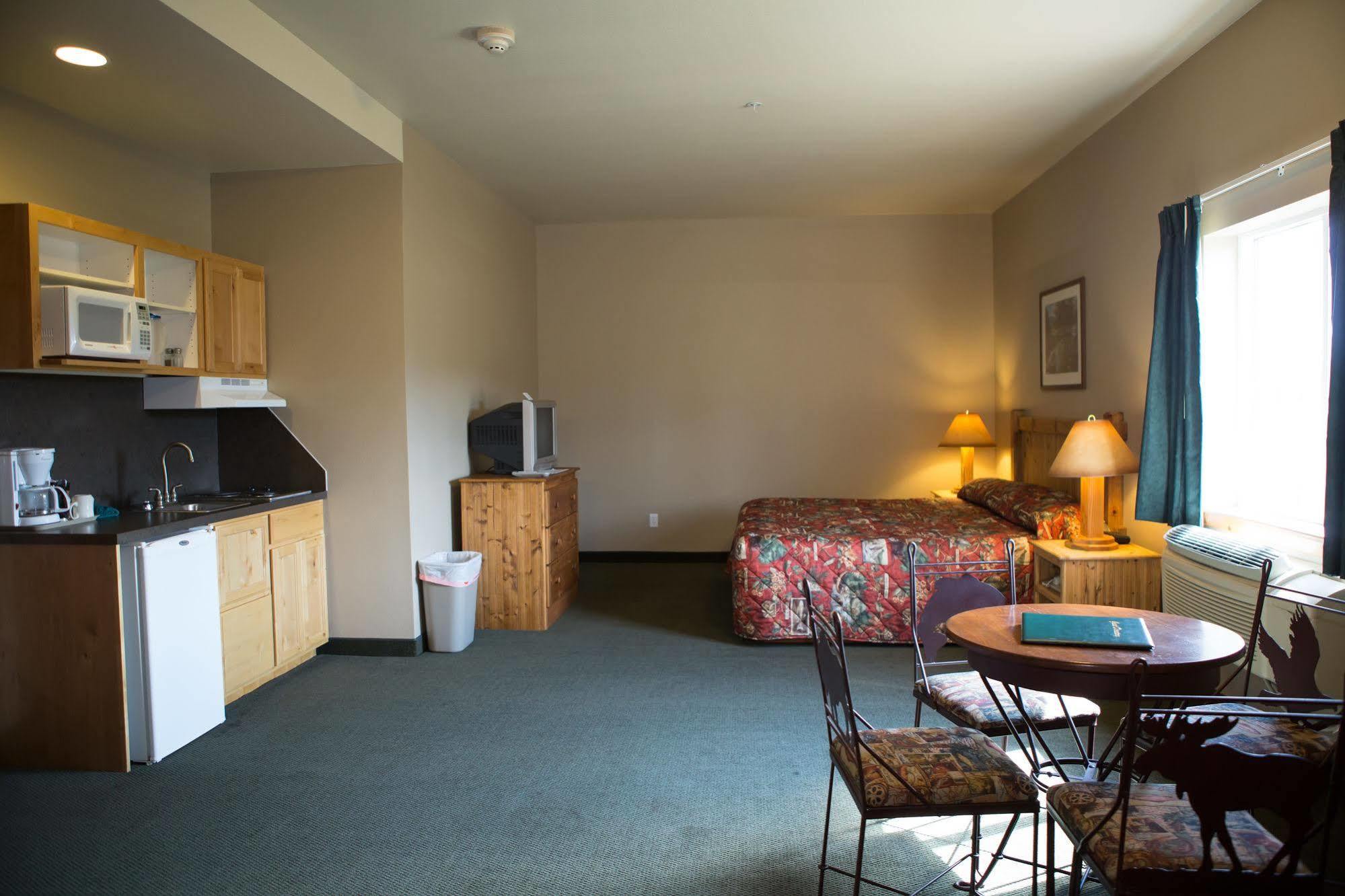 Boulder Creek Inn Donnelly Exterior foto